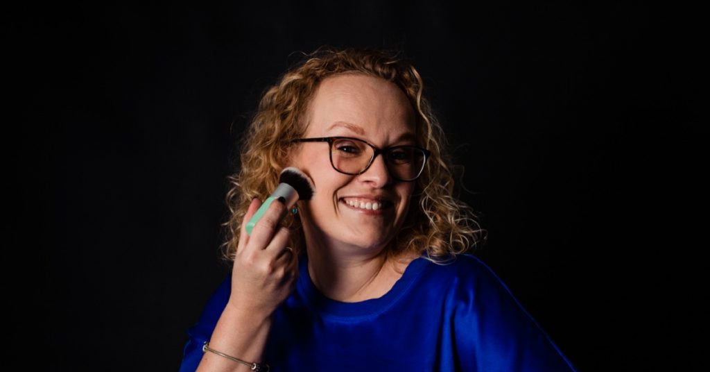 Nicole: “Ik ging van banketbakster naar visagiste met webshop” Nicole is moeder en heeft haar eigen webshop bynici.nl